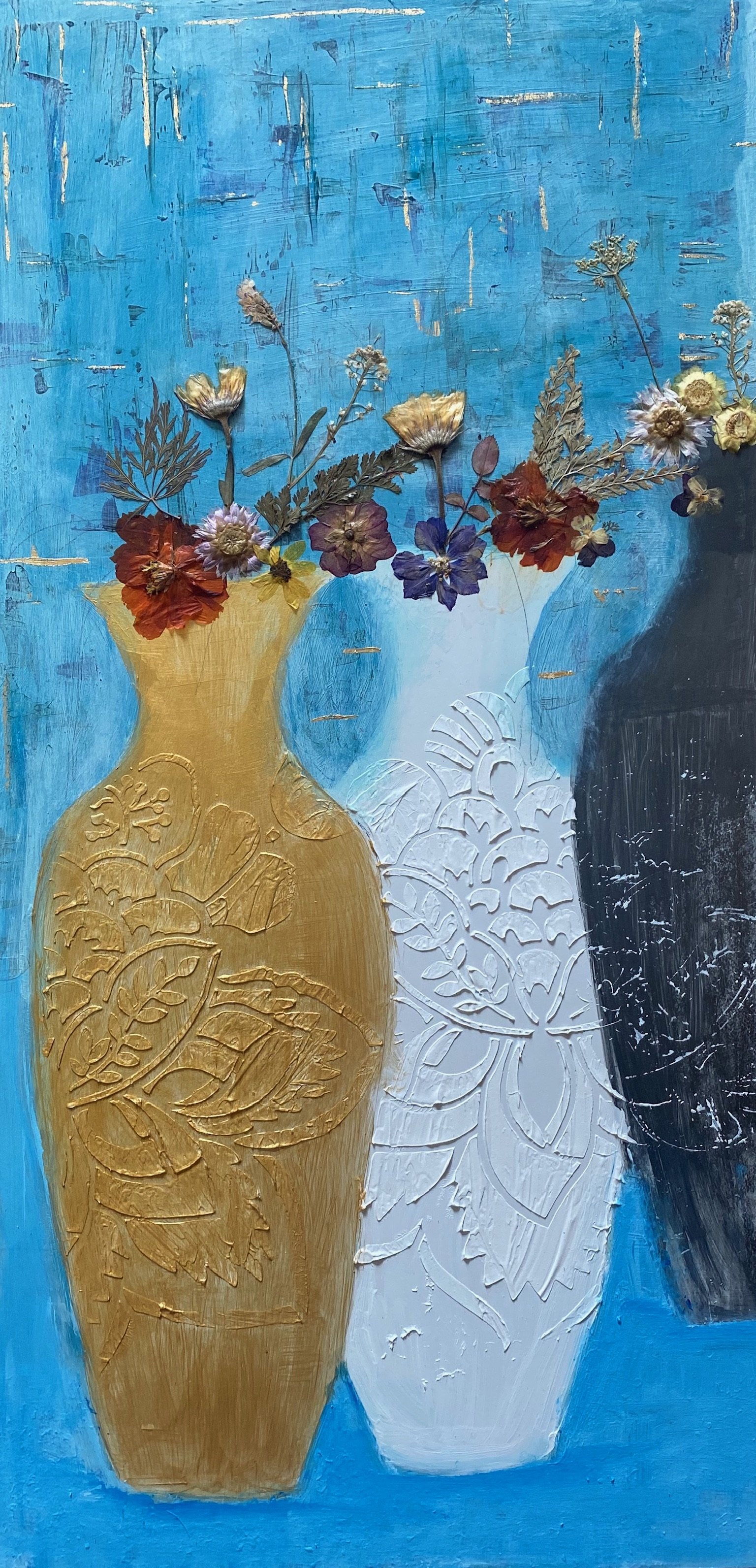  Vases   
Acrylic, stencils, flowers and gold leaf on wood panel.
