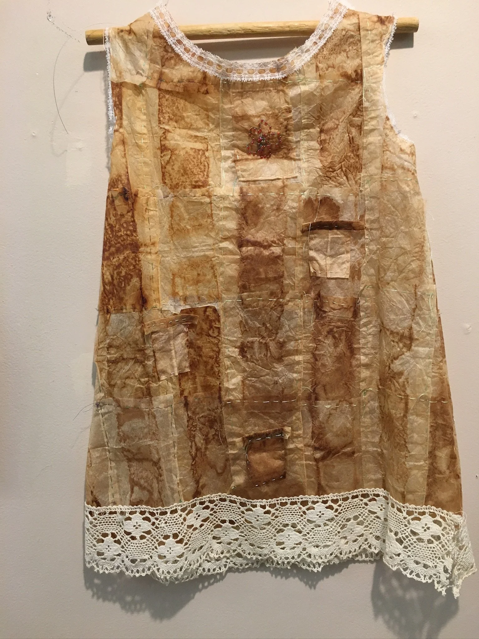  Teabag dress  
Teabags, lace and beads, handsewn