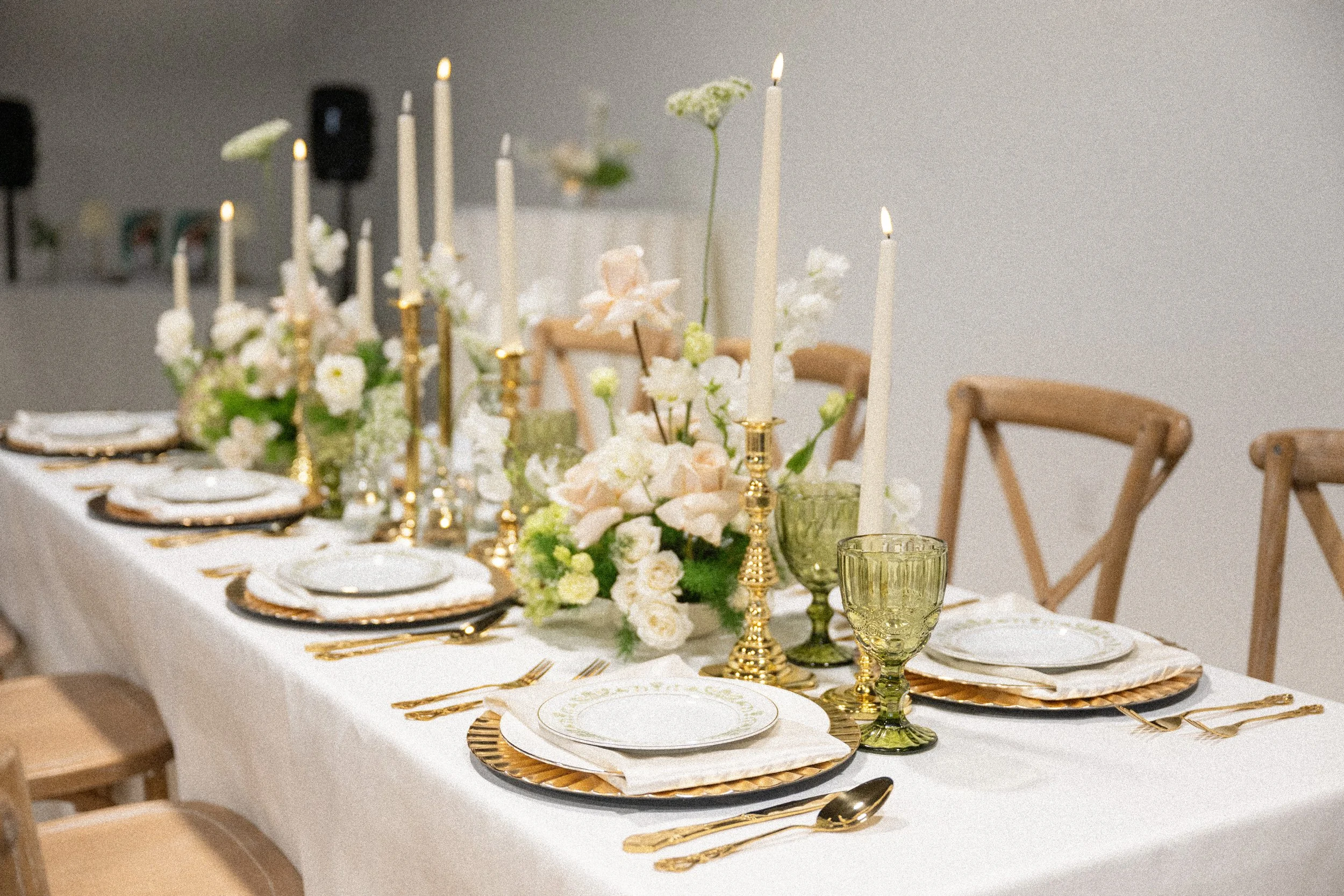 elegant wedding tablescape