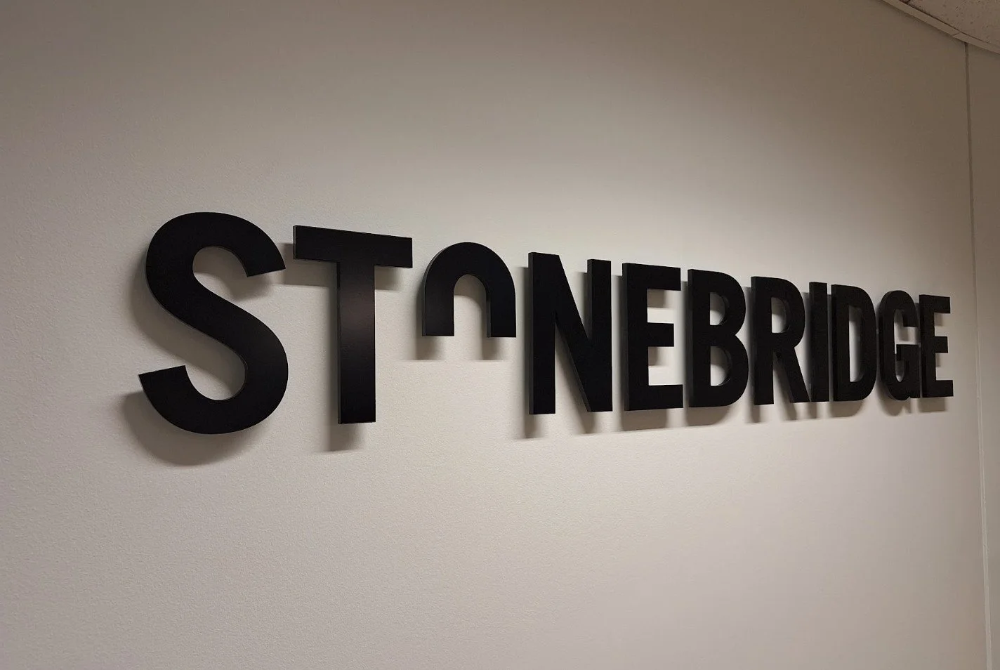 corporate-sign-stonebridge-01.jpg