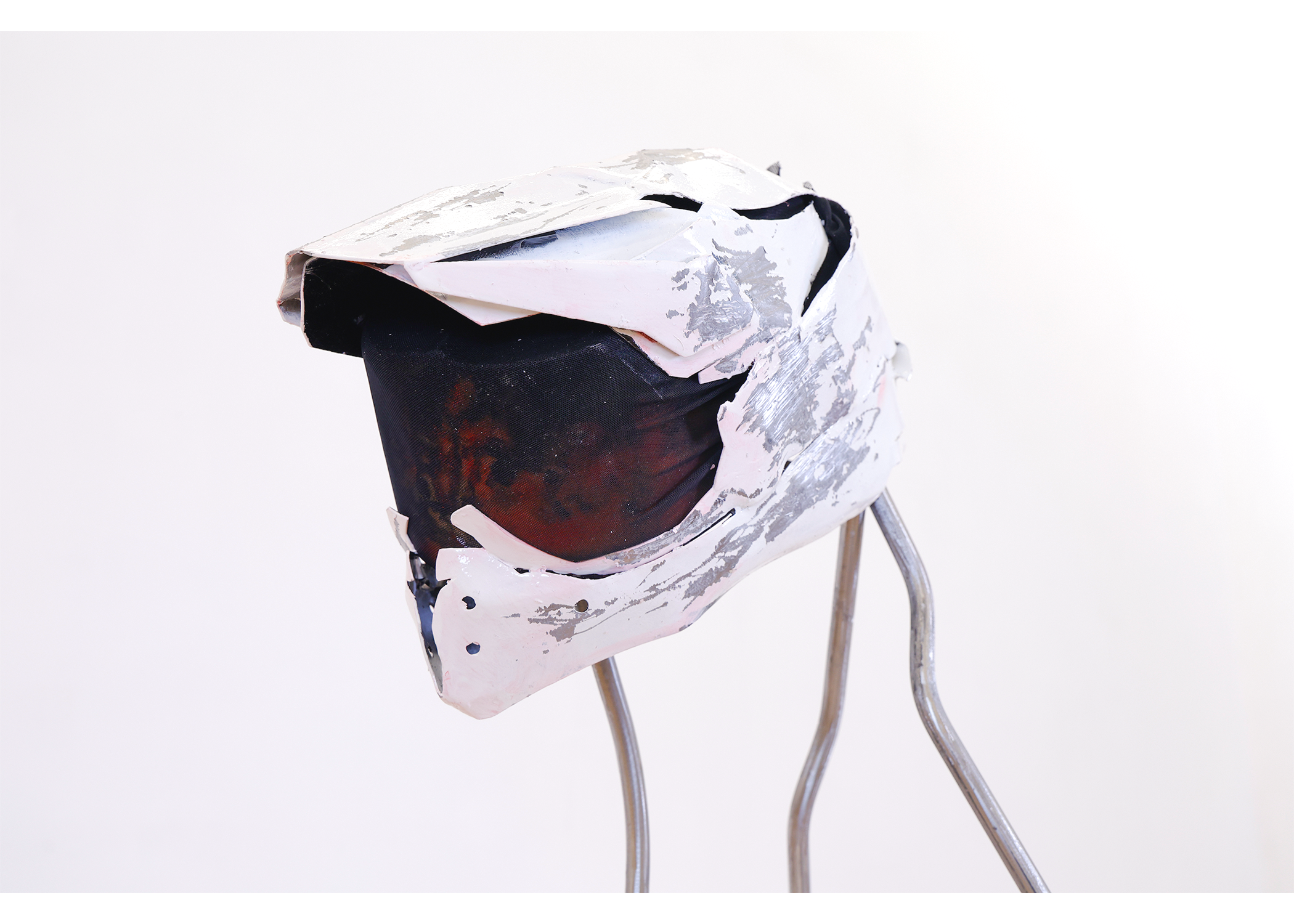 Helmet_Closeup_Rubbernecking.png