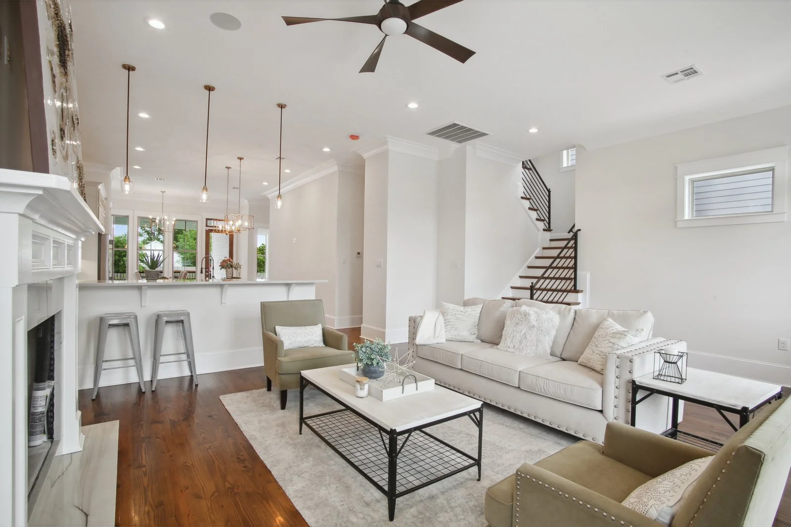 Retreat Living - Harney 