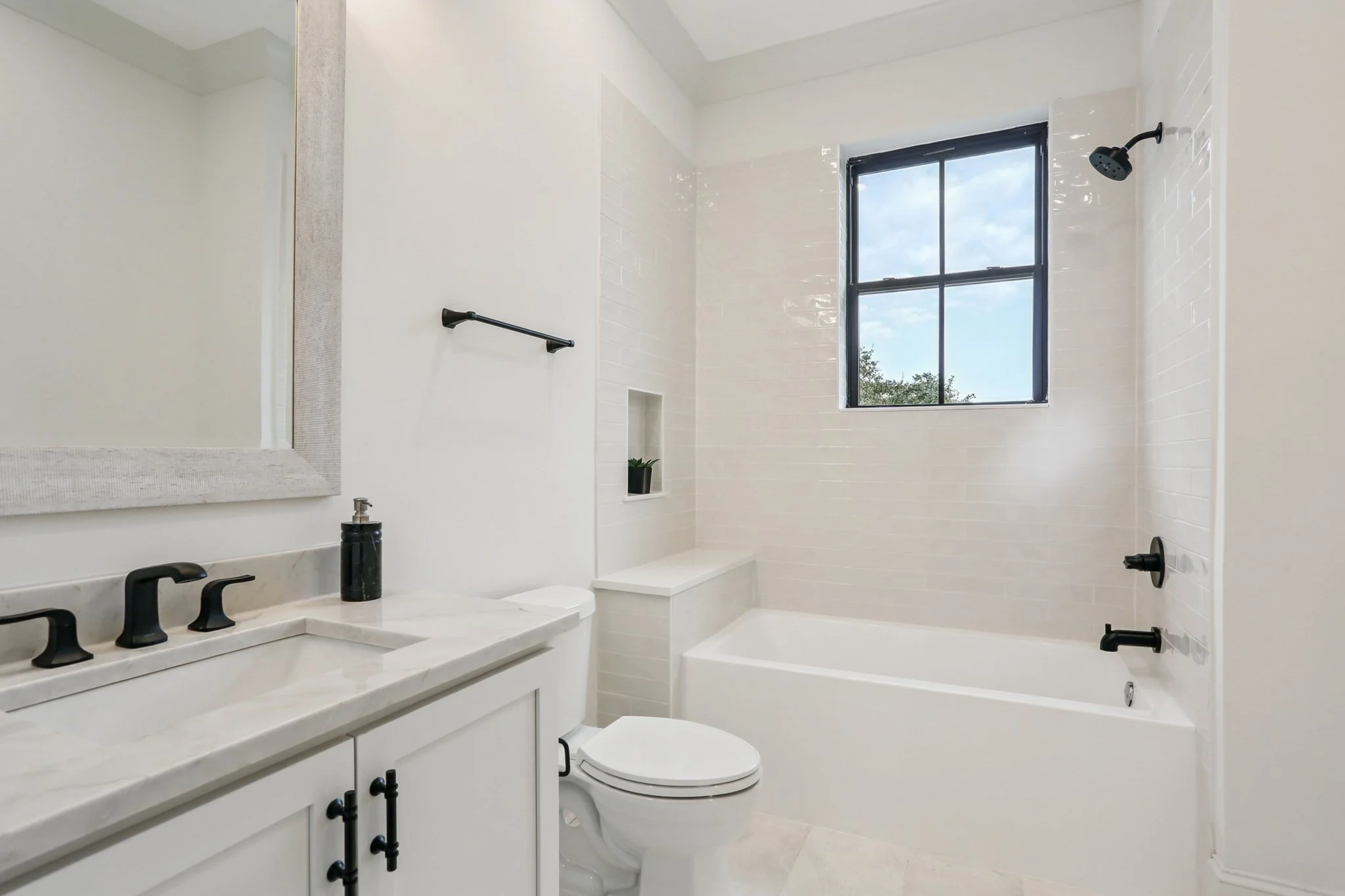 Legacy Louis XIV Bath