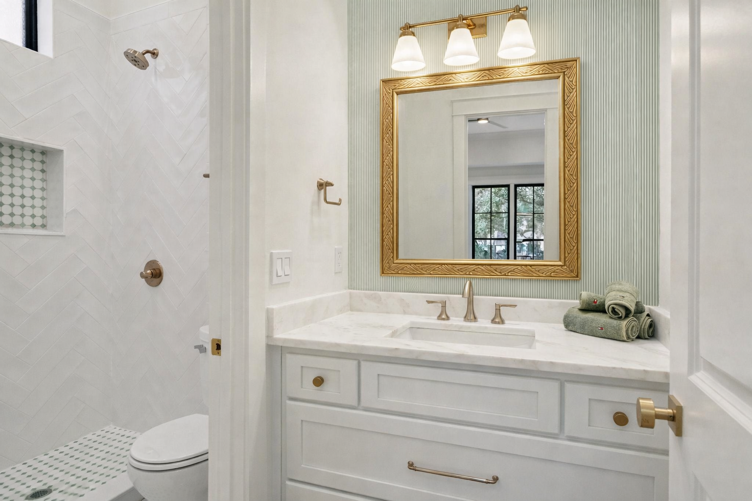 Legacy Louis XIV Guest Bath.png