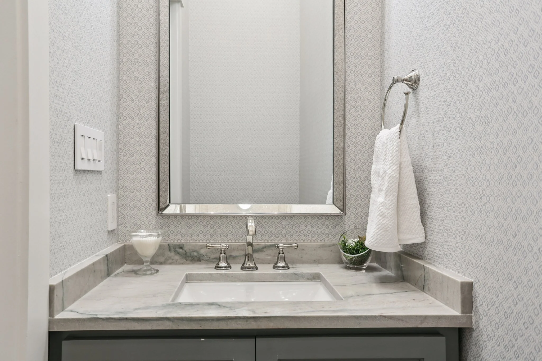 Legacy - 6924 General Haig Powder Room