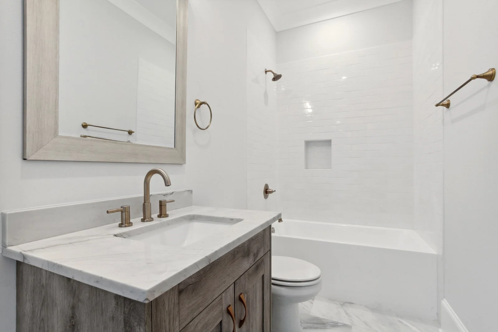 Retreat 326 Harney Bath