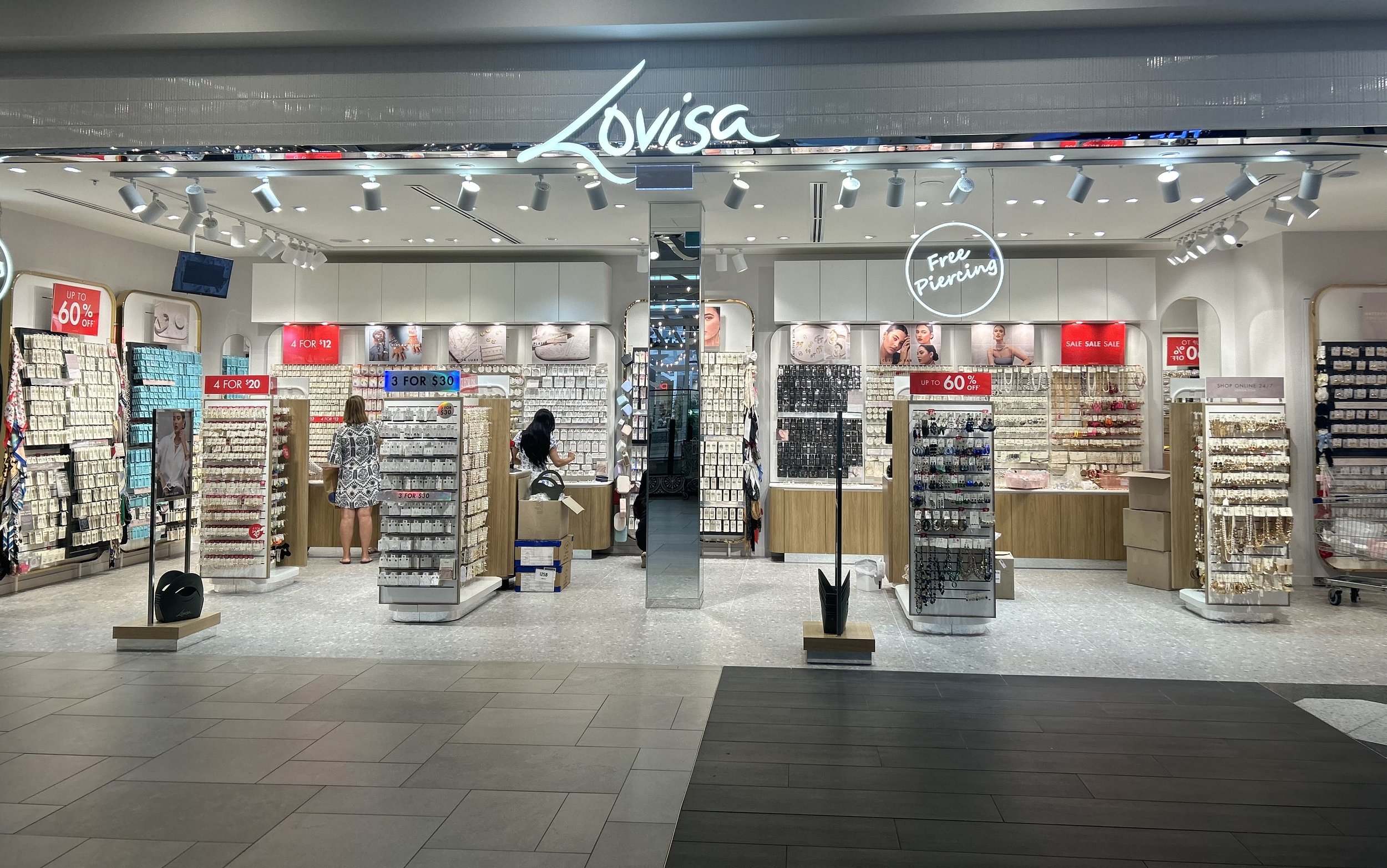 Lovisa Fitout Casuarina Square