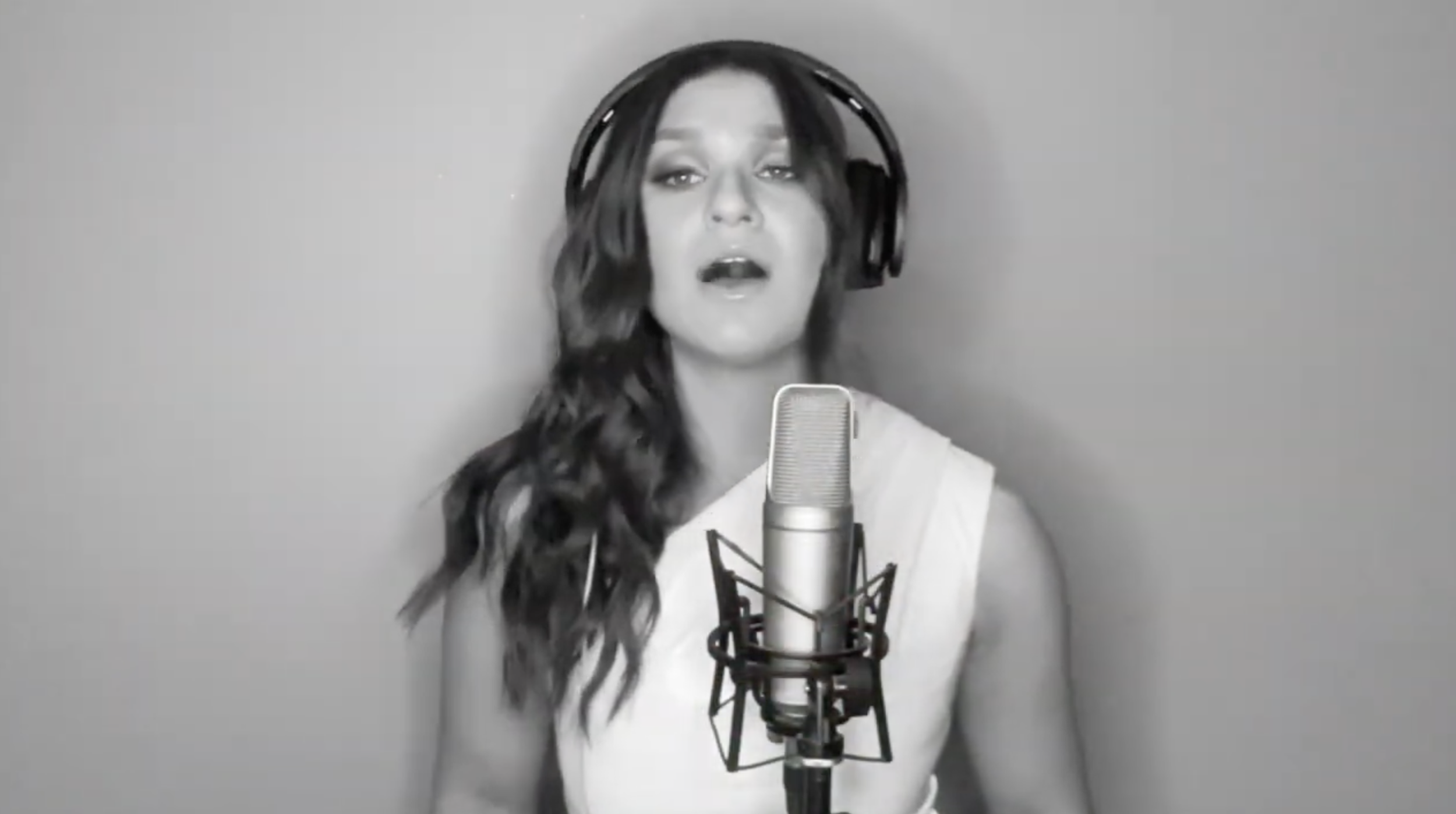 Rise United, fan content during global pandemic.  Creative Direction: Chloe Alsop Producer: Damon Palmaricciotti Talent: Bella Paige 