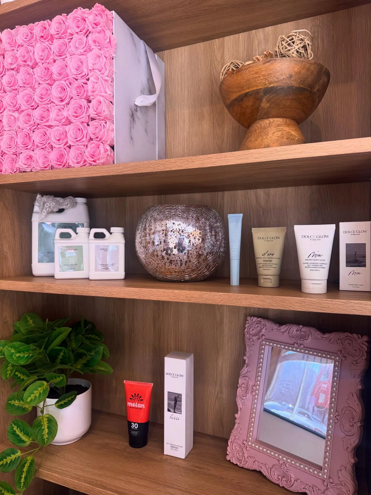 Luxury spray tans using Dolce Glow only 🤎✨

Use code RAYN15 for 15% off your first spray tan
Or grab your bestie &amp; enjoy Buy One, Get One 50% Off on my website 💻

Natural &bull; Even &bull; Glowing 

#philly #phillyspraytan #spraytan #phillybri