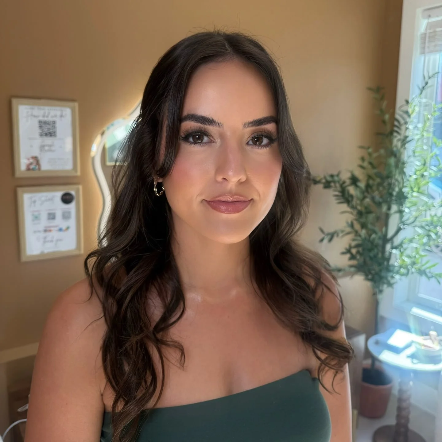 😍 Have an event or wedding coming up and need your hair and makeup done? I&rsquo;d love to help you get glam! ✨

Whether it&rsquo;s a wedding, bridal shower, baby shower, prom, birthday, photoshoot, or any special occasion, I&rsquo;m here to make su