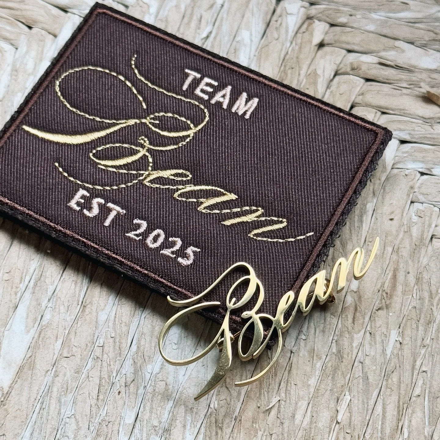 When a super biased mama is a calligraphy enthusiast (who&rsquo;s also obsessed with her work 🤣), the baby naturally becomes her brand 🤩, with everything customized, featuring either the baby&rsquo;s name or face. Each piece is a heartfelt love let