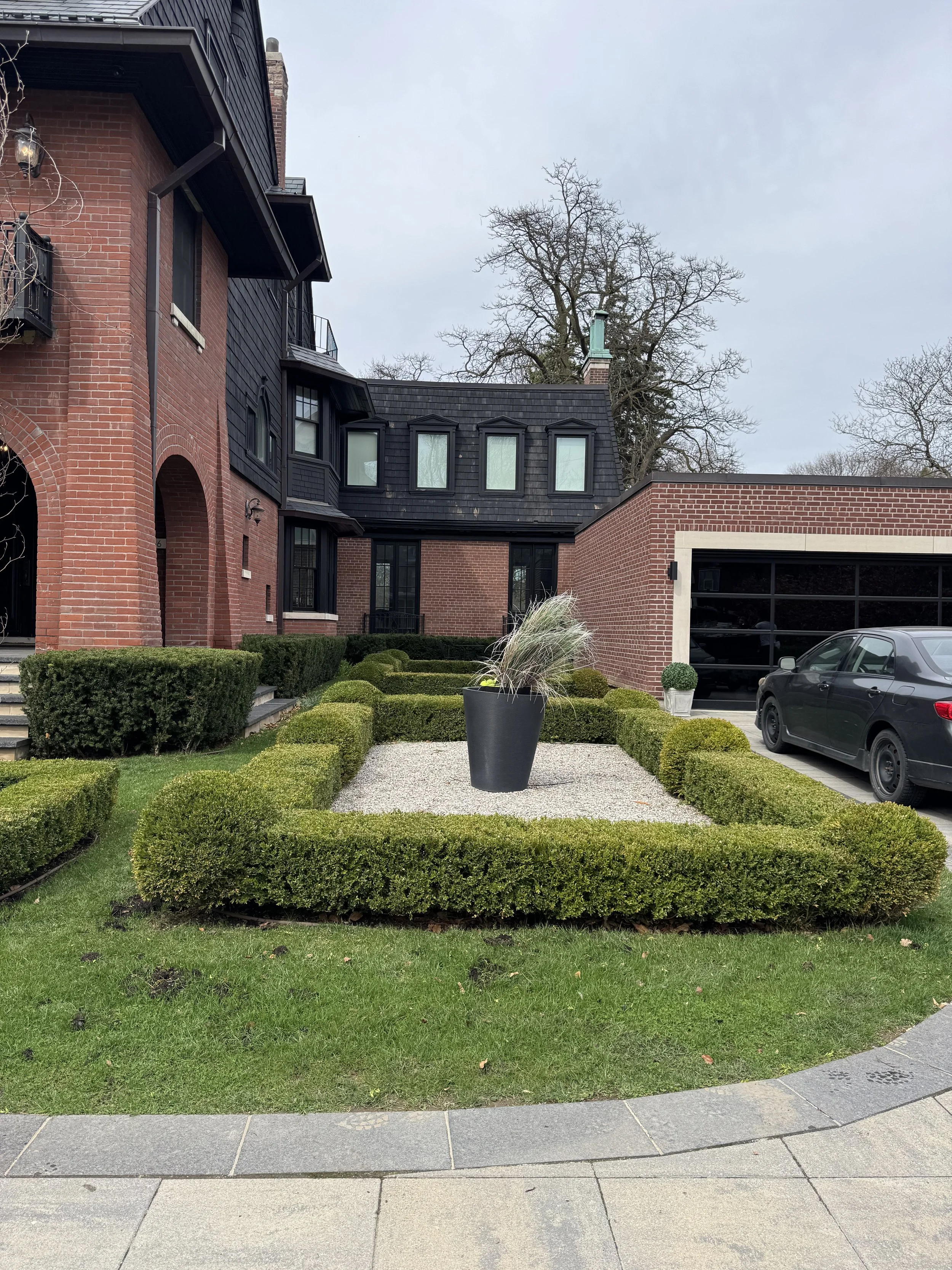 OAK&CROWN: HEDGING /2026