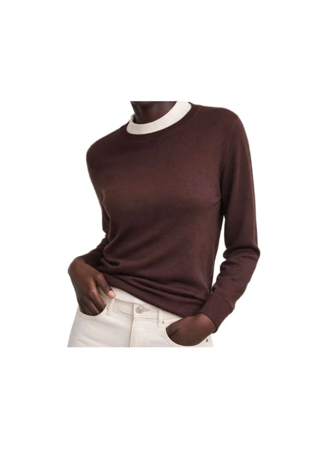 brown-crewneck-sweater-women-outfit-cream-jeans.jpg