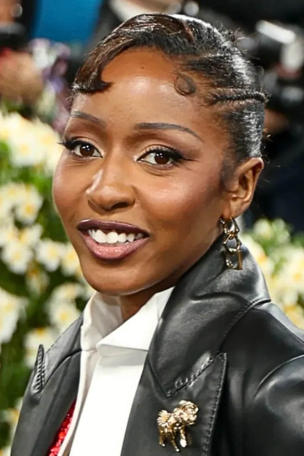 ayo-edebiri-met-gala-tailcoat-brooch-style-detail.jpg