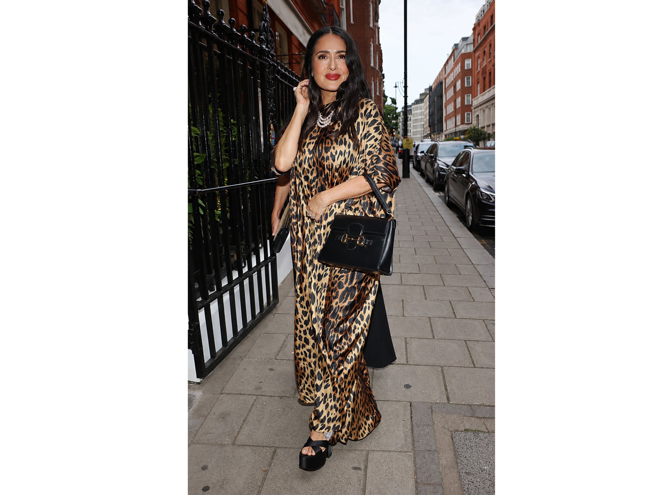 fall-2026-zebra-midi-skirt-street-style.jpg