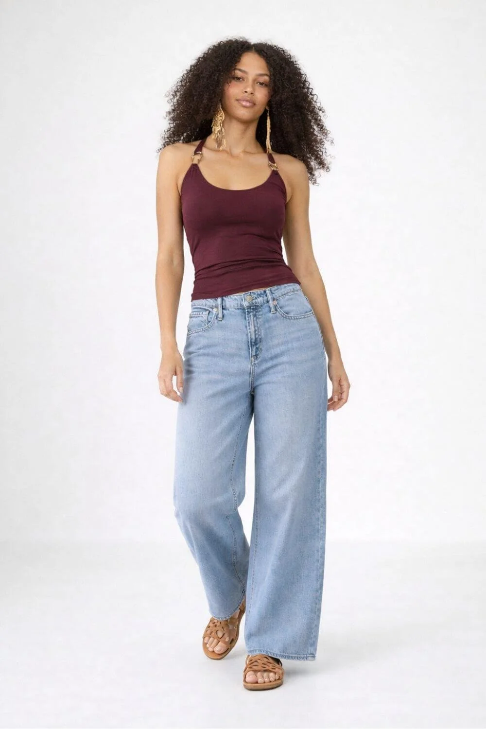burgundy tank top with wide leg jeans outfit idea