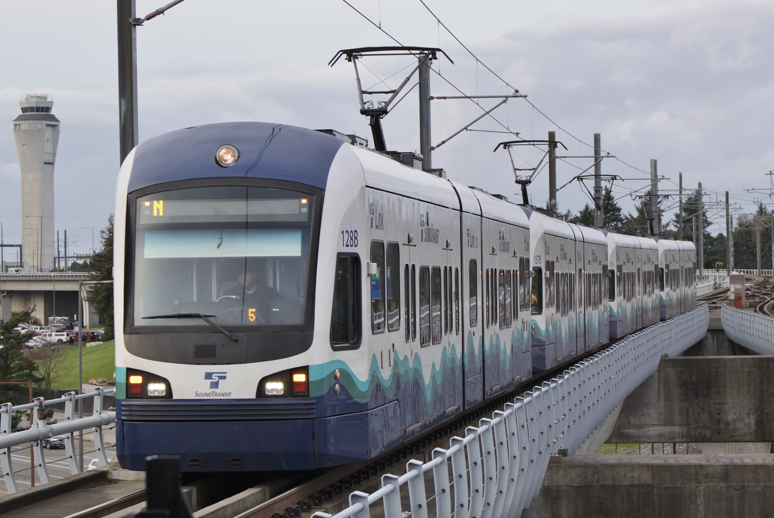 Tap, Ride, Explore: Getting Around Seattle Just Got Way Easier