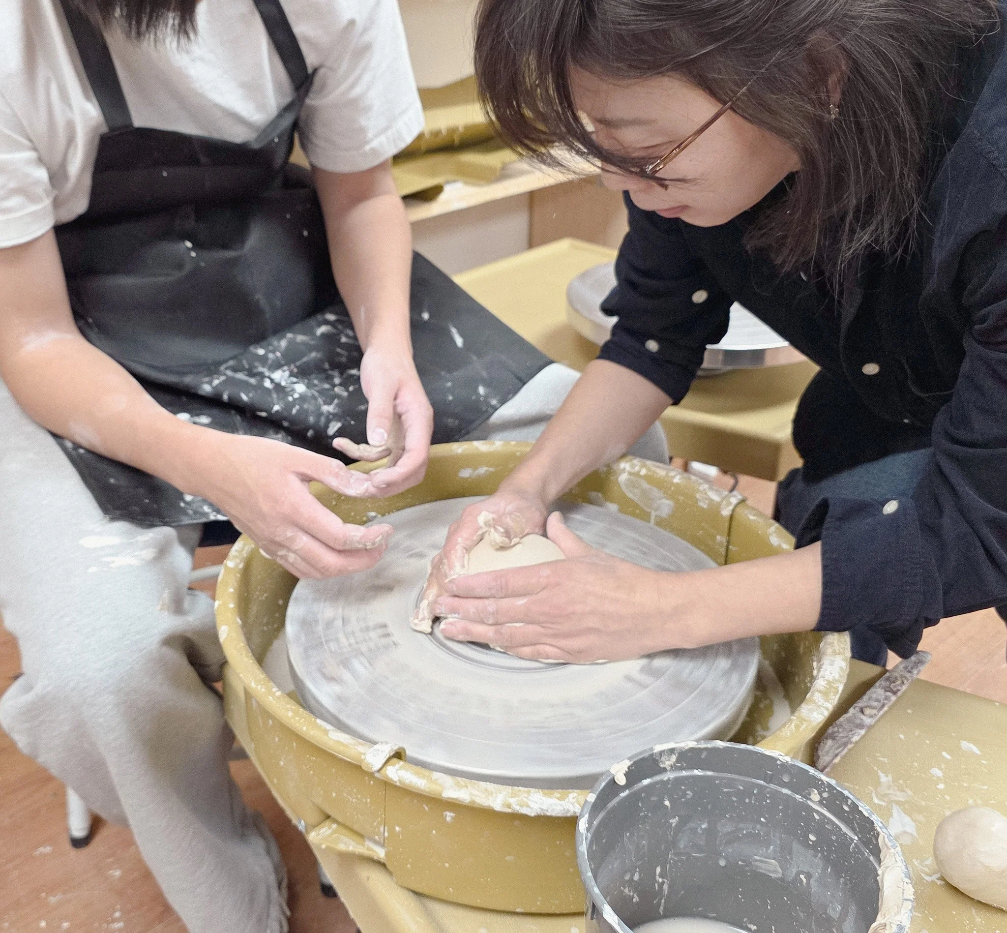 Ashcan-Art-pottery-Adults-hand-building-Little-Neck-6wks-Beginner-01.jpg