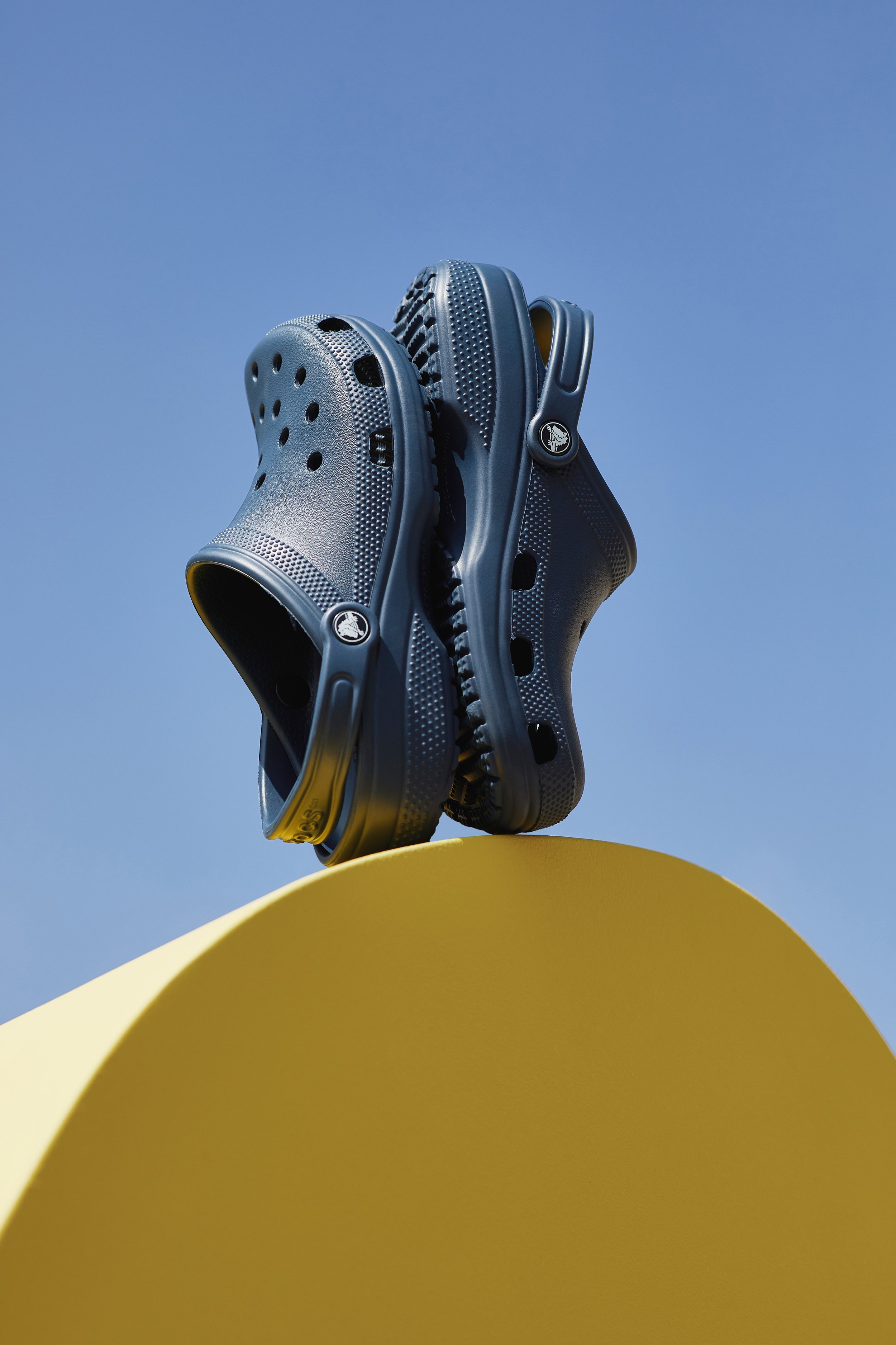 FLS240320_May_Editorial_Crocs_SL_0129.jpg