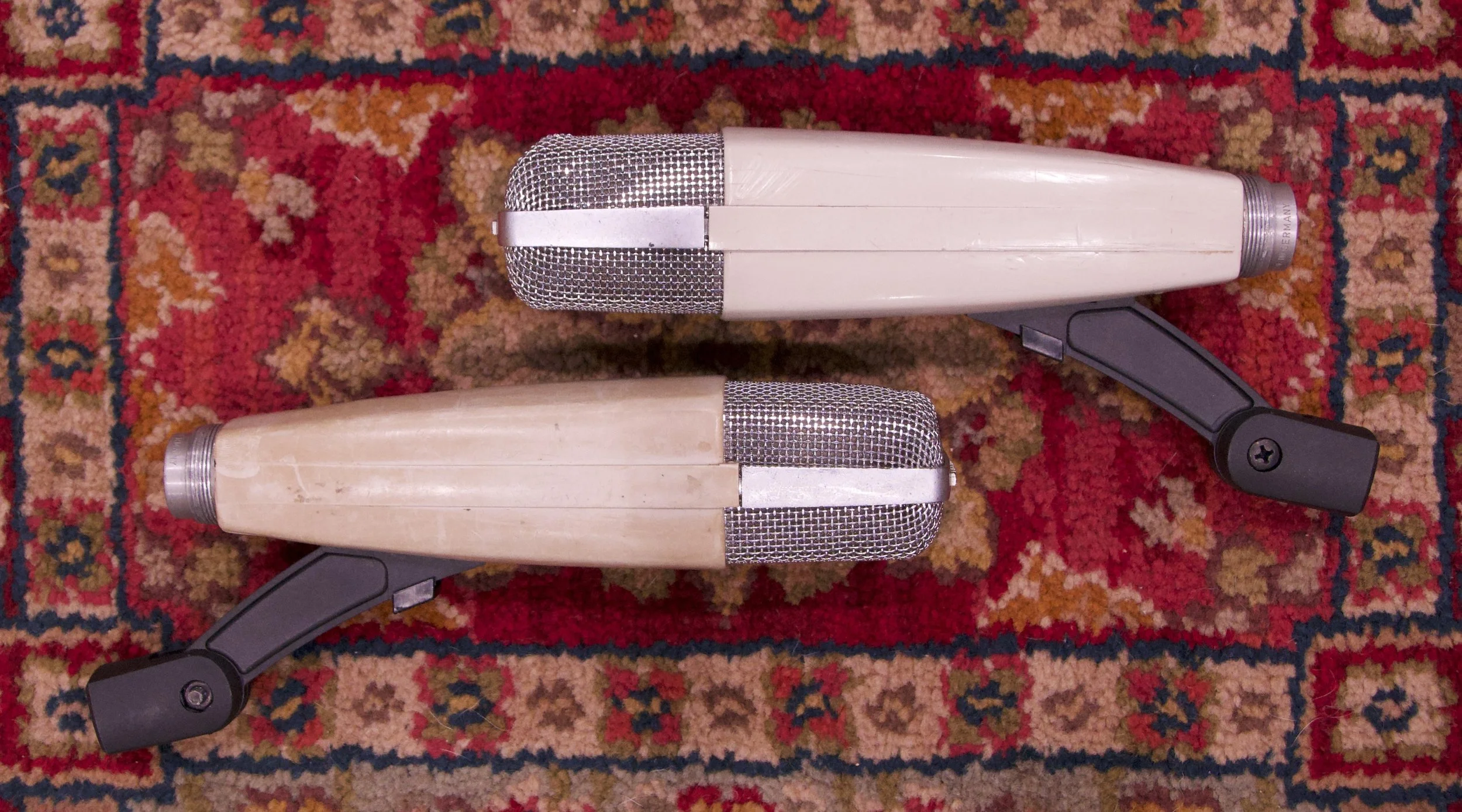 Vintage Sennheizer 421