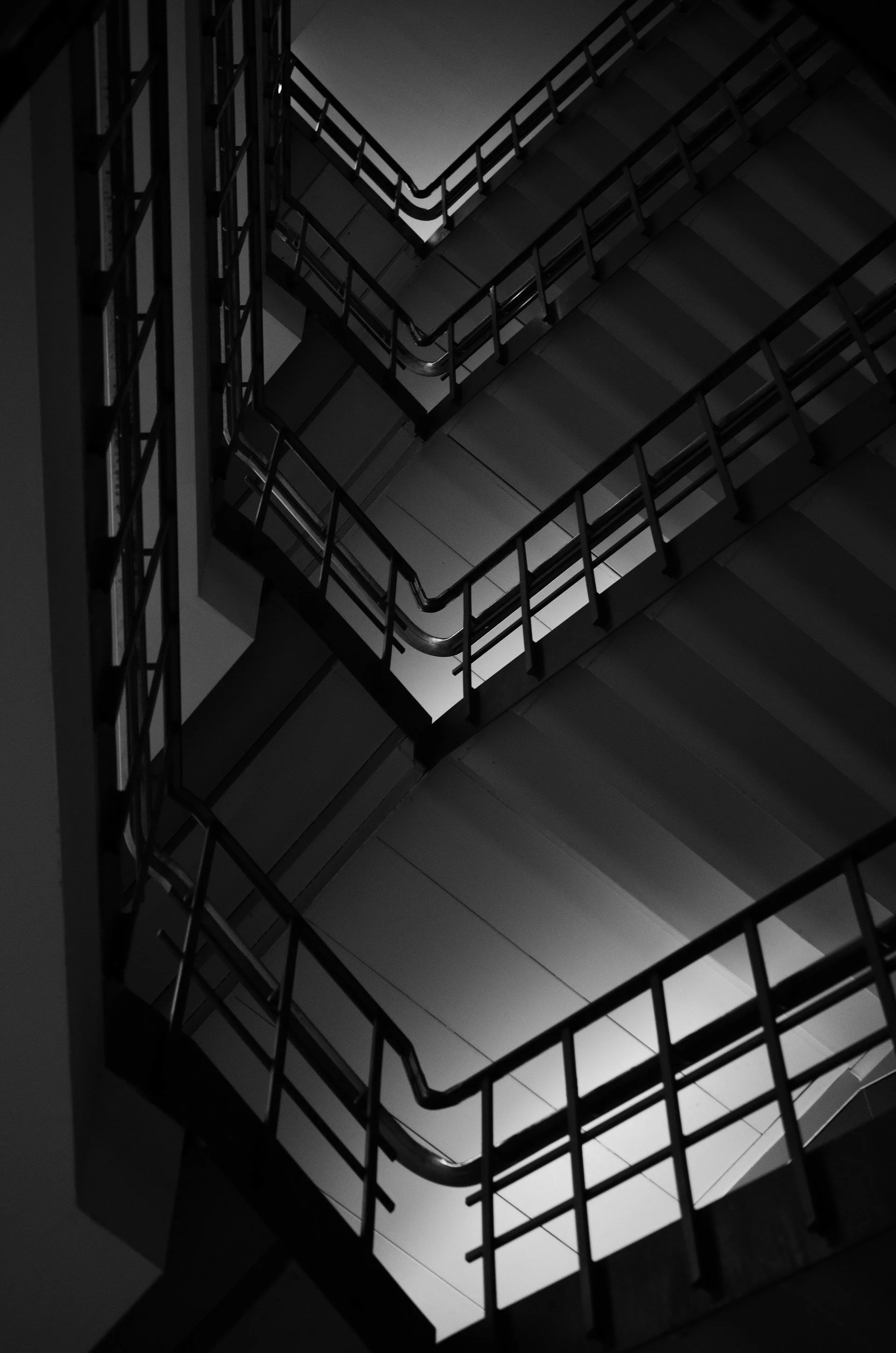 Don't Look Down (2022)