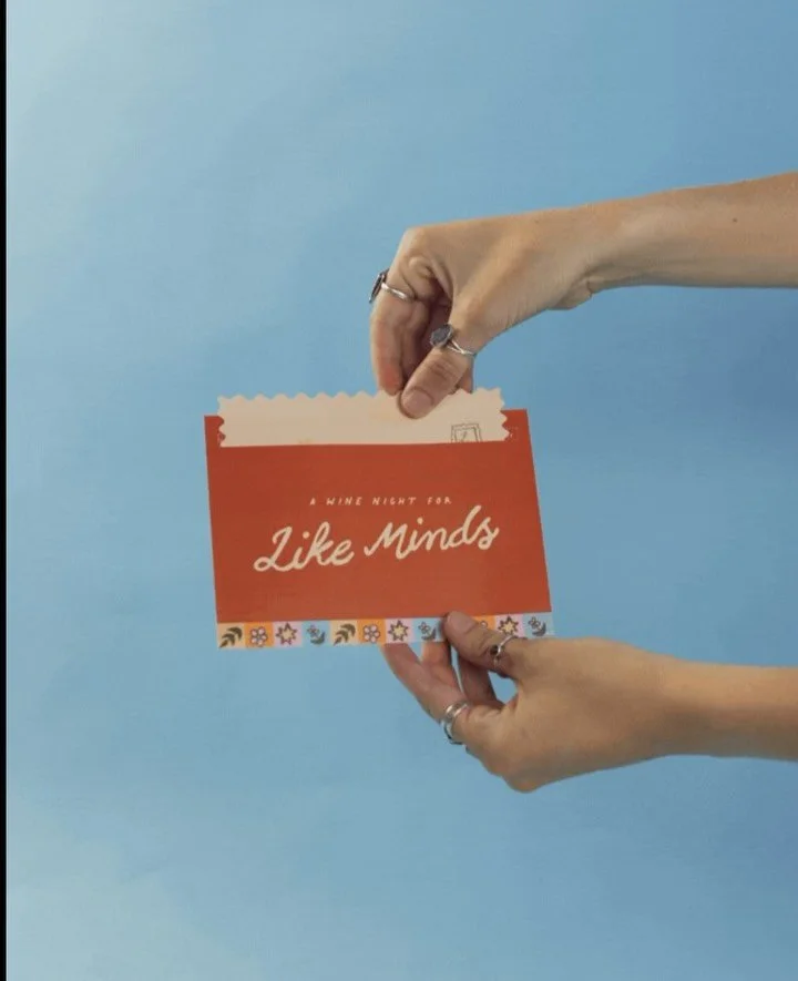 Swipe to see some bts of creating this invitation 🍷🌟

I worked on this project last summer during my internship with @maker_and_made and got to incorporate so many of my favorite things: customized type, hand-drawn illustrations, a fun color palett