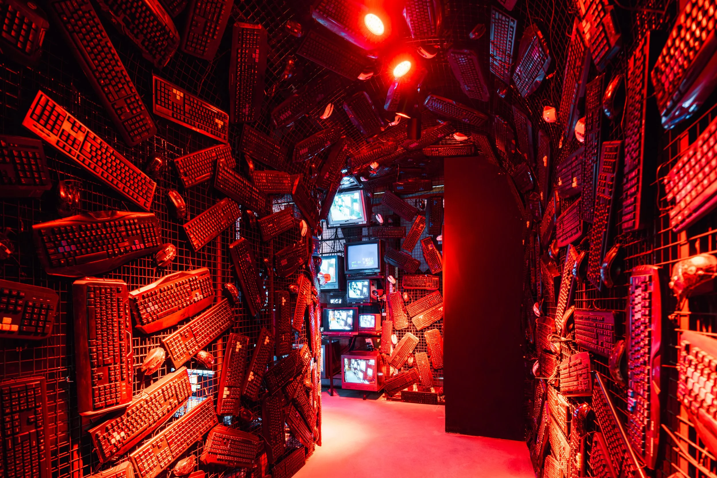 Yimeng Wang – immersive exhibition – large-scale installation with public interaction