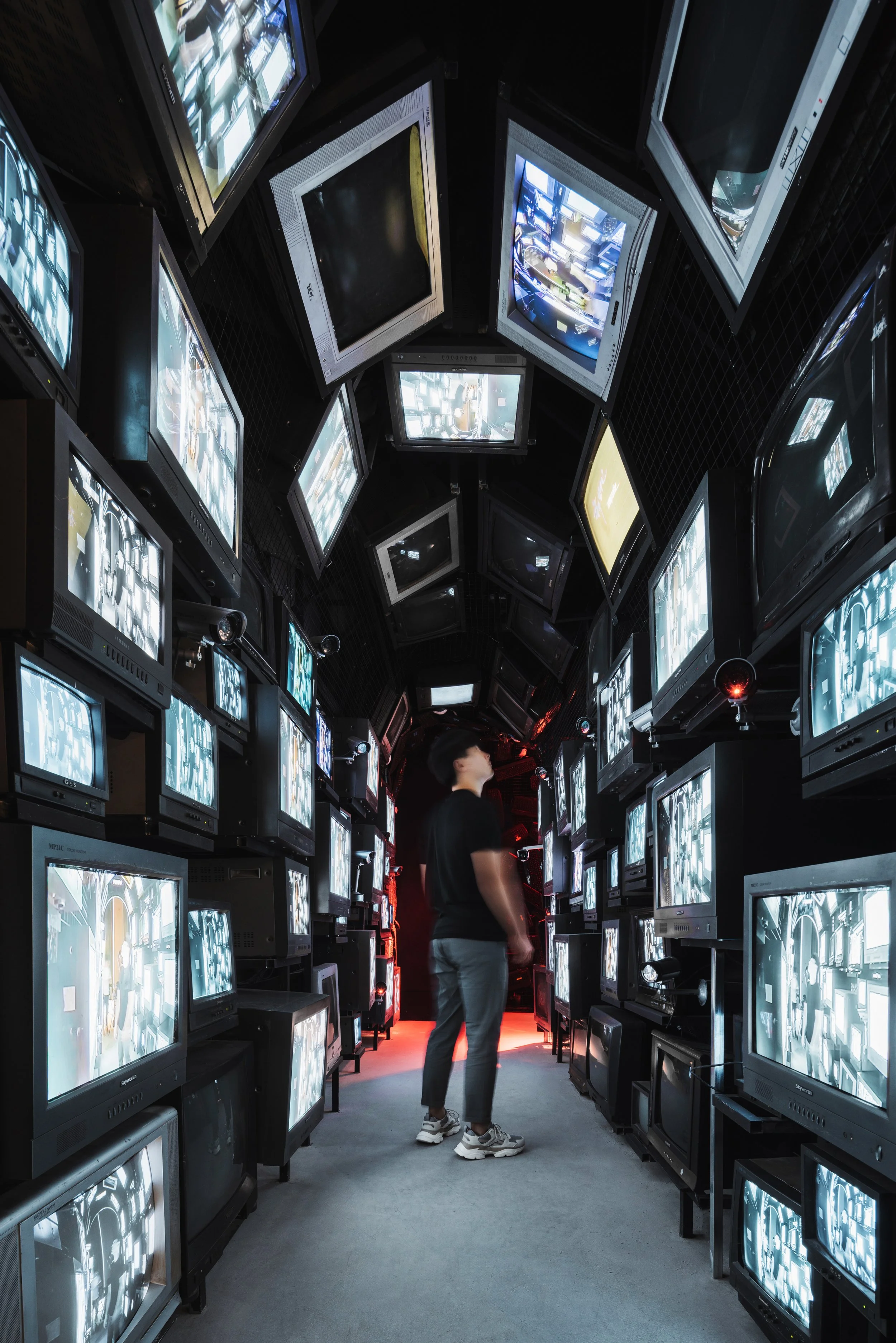 Yimeng Wang – immersive exhibition – large-scale installation with public interaction