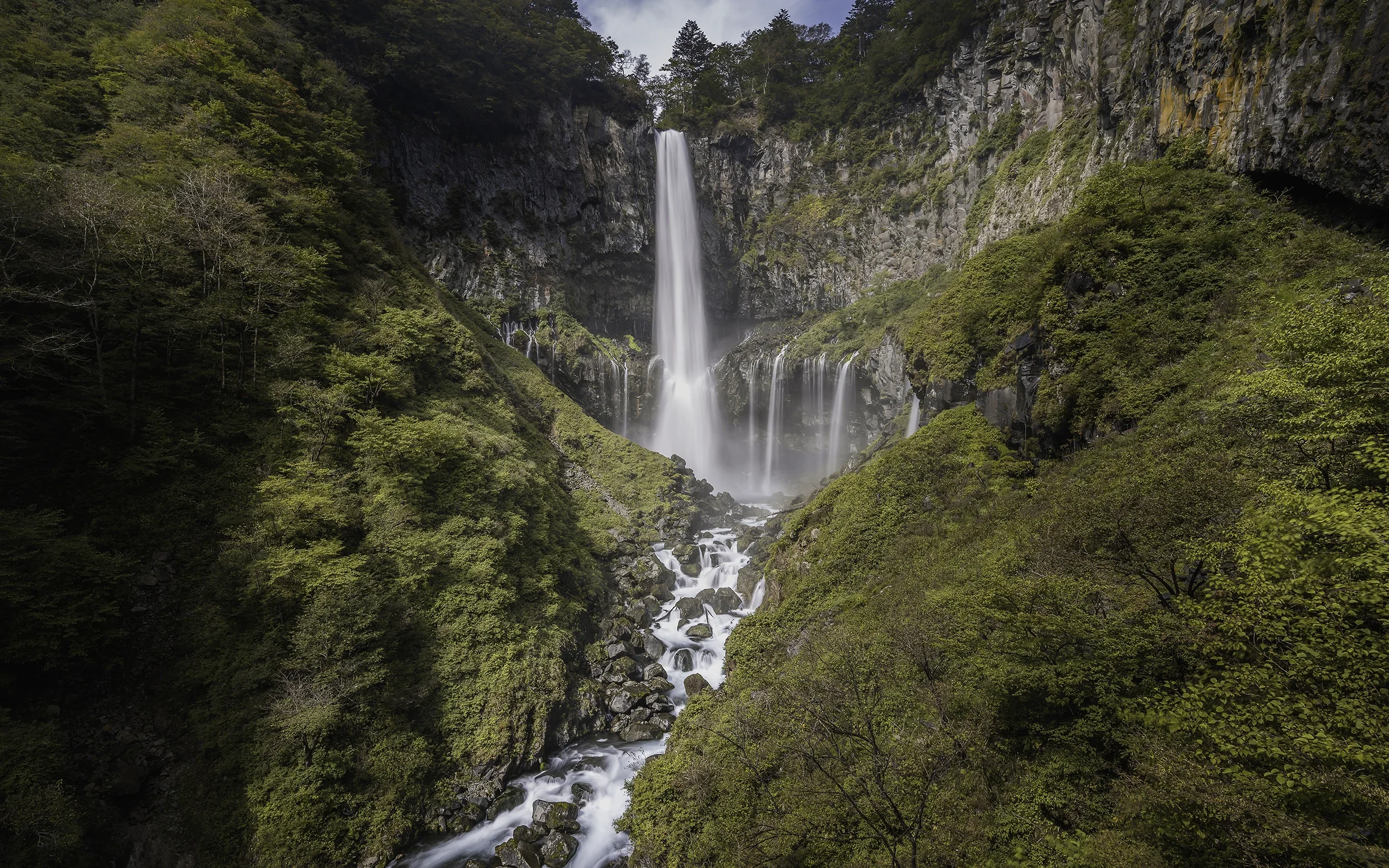 Les Chutes de Kegon au Japon : Histoire, Légendes et Merveilles de la Nature