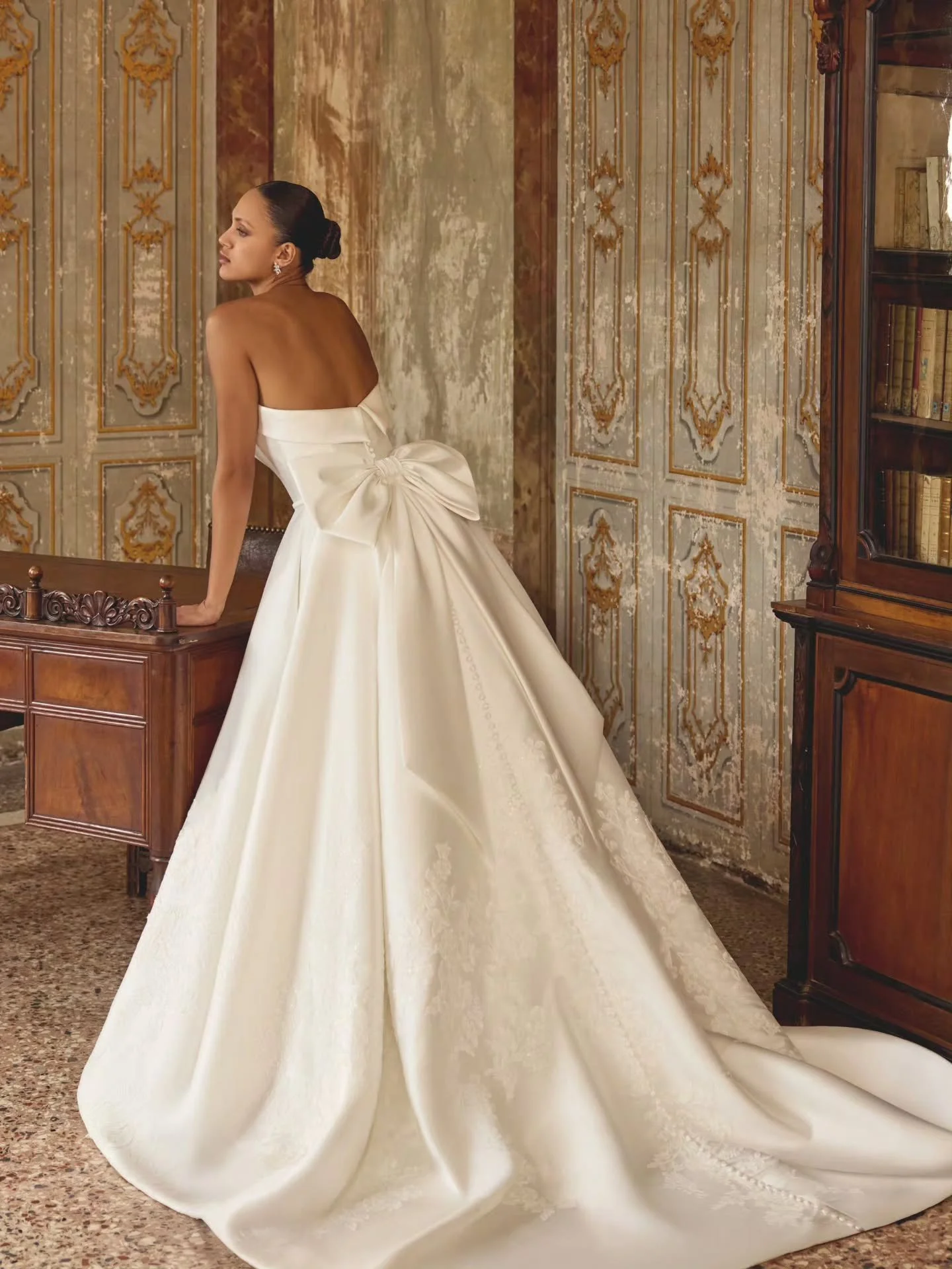 Find your forever 💞

Un vestido de novia no es para usarse un d&iacute;a, es para toda la vida.

Por eso creemos que la elecci&oacute;n de tu vestido debe ser una compra inteligente, consciente y que te haga sentir segura de tu cuerpo y de ti misma,