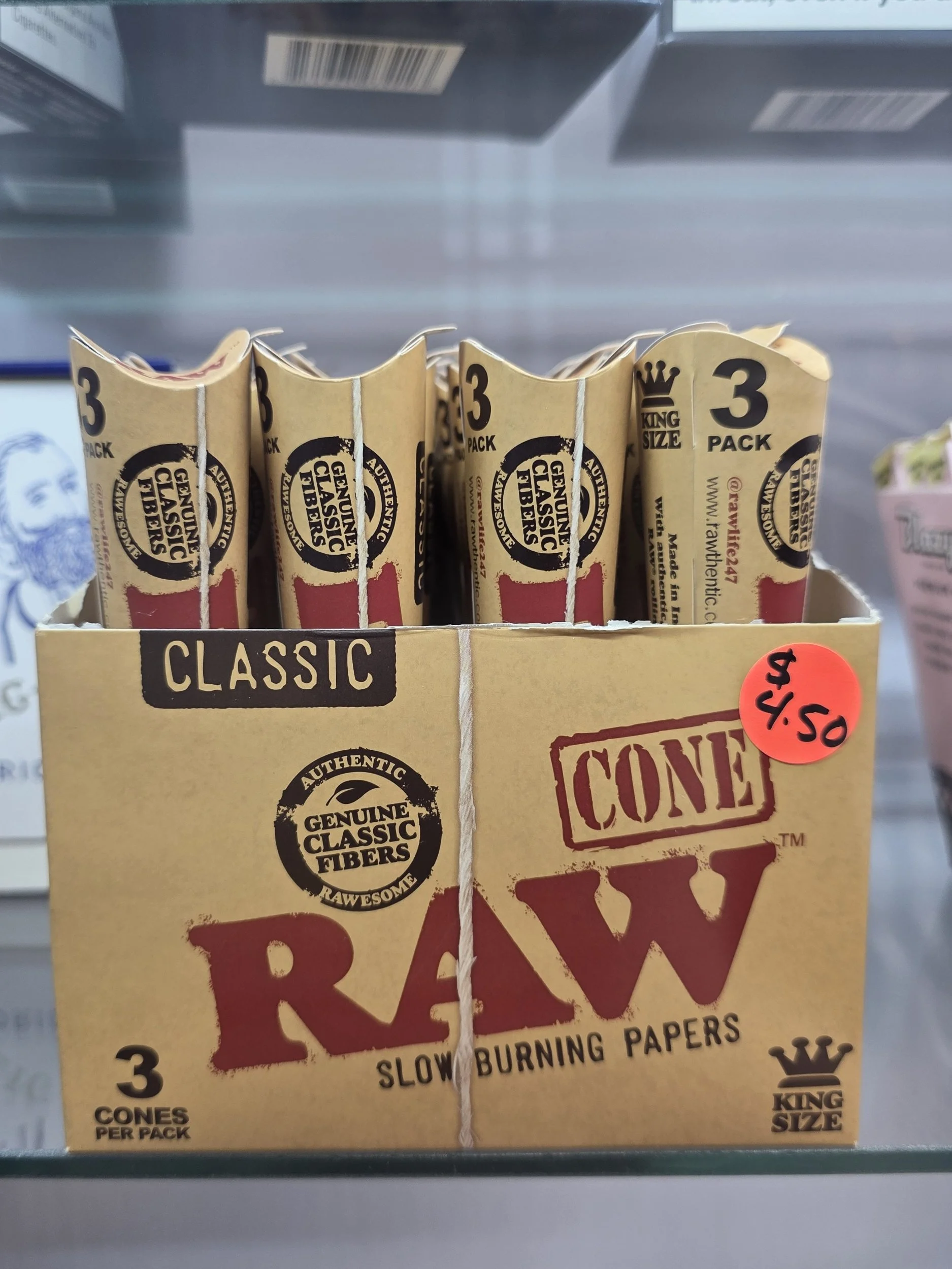 Pack of 3 king-sized, genuine classic smoking papers in a beige and red box with black text.