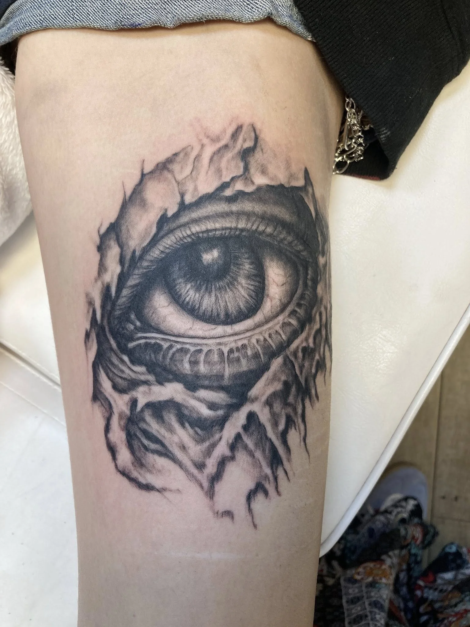 crys-eye-realism-2.jpg