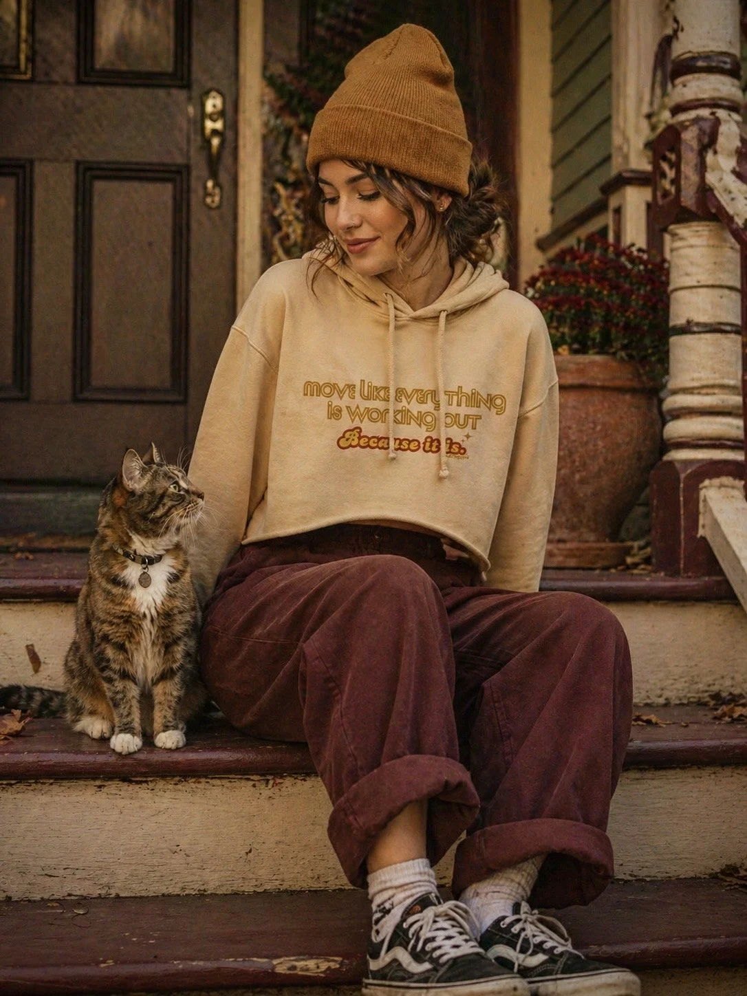 Move like it is CROP HOODIE