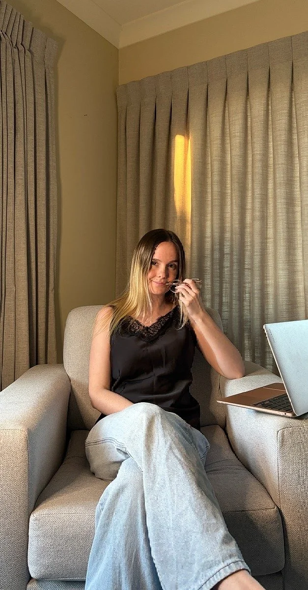 Somatic Sex Coach Michaela Tutty provides sex coaching for individuals and couples online via Zoom. Book your Foundation Session Today
