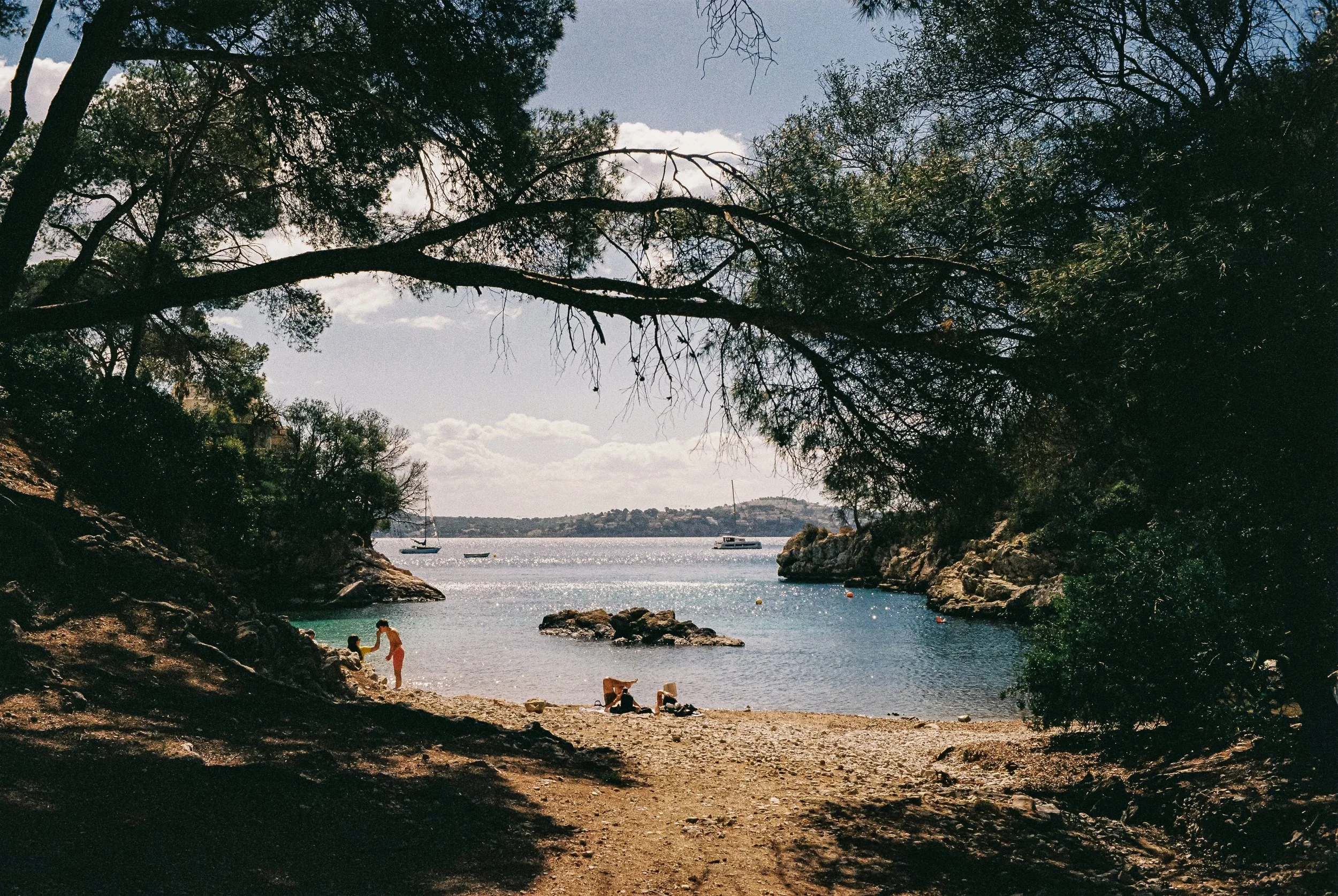 R1-08078-035A.jpg
