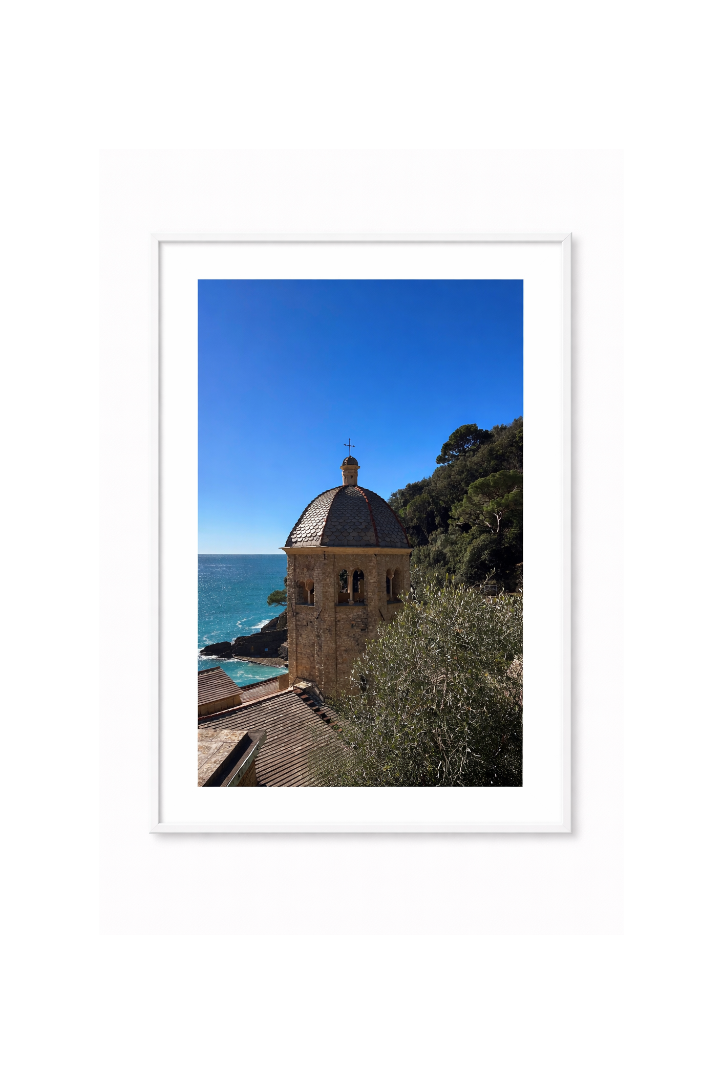 Winter in San Fruttuoso white frame thumbnail.png