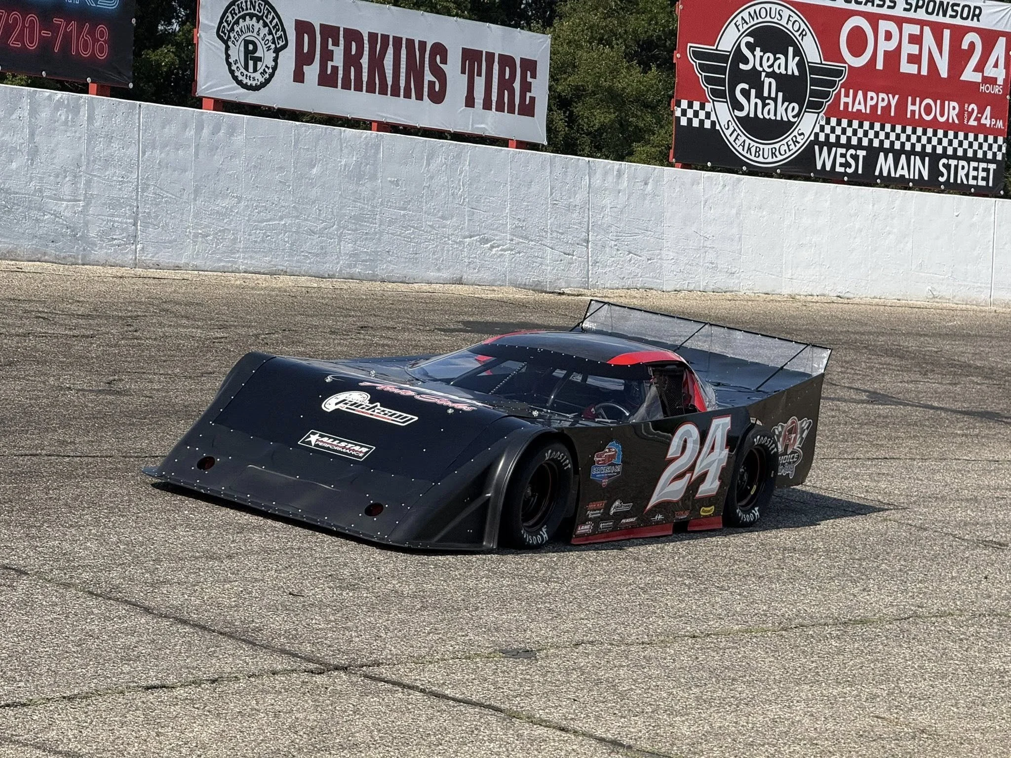 An Outlaw Super Late Model at the Kalamazoo Speedway races
