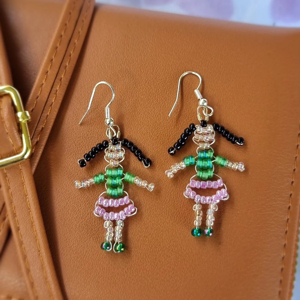 Go girl earrings brunette