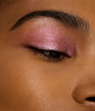 03_liquid-eyeshadow-shimmer-waterproof-starlet-rem-comet-macro-medium.webp