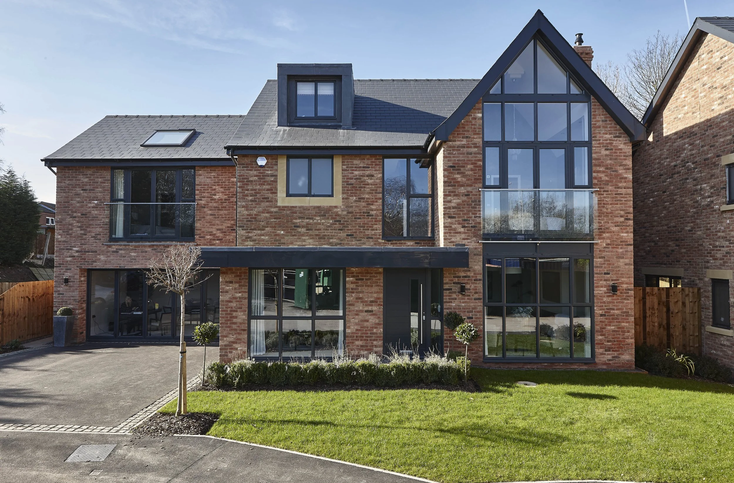 Aluminium_full house_hires.jpg