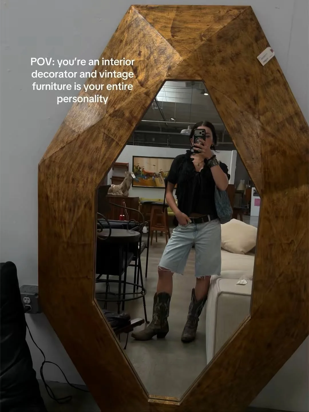 day in the life of an interior decorator in LA *t come vintage sourcing with me while I hunt for unique furniture pieces for my clients + my own space. this is literally how I find those one-of-a-kind pieces you can&rsquo;t get anywhere else
@Urban A