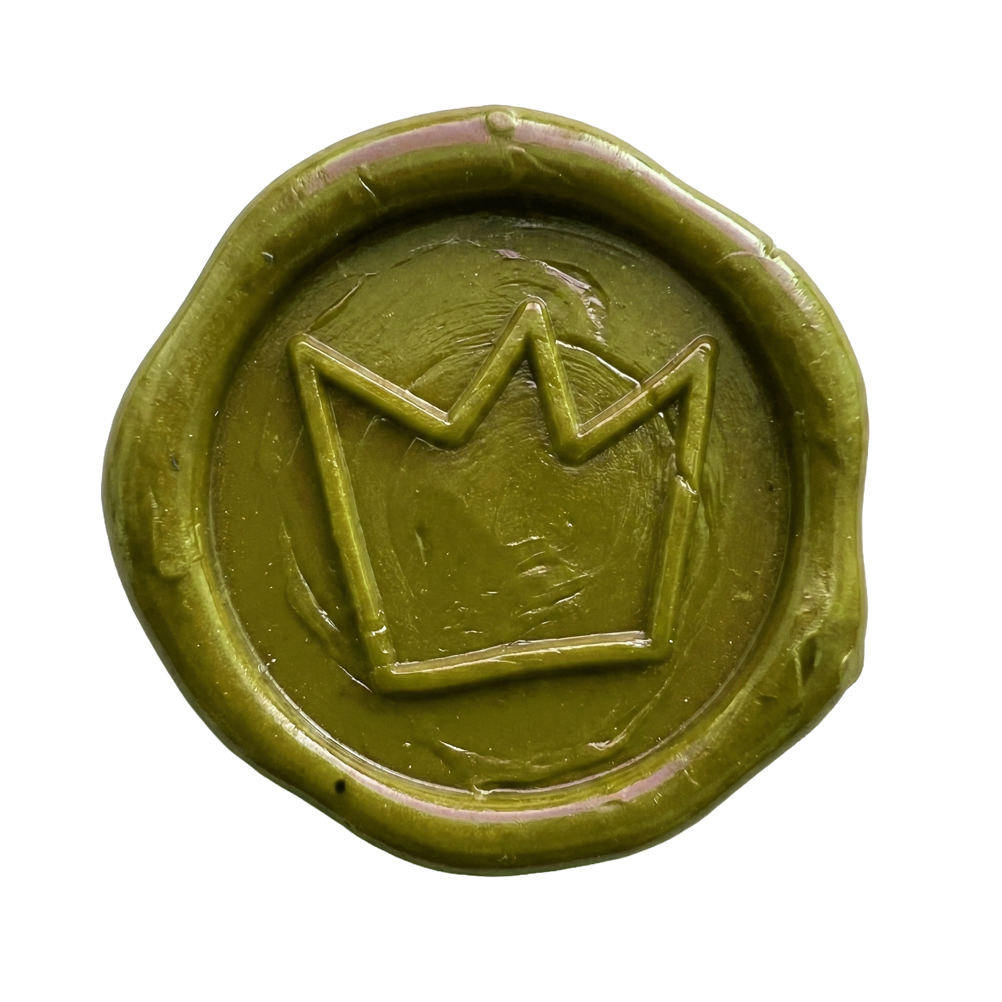 Sello de cera verde con un diseño de corona en relieve.