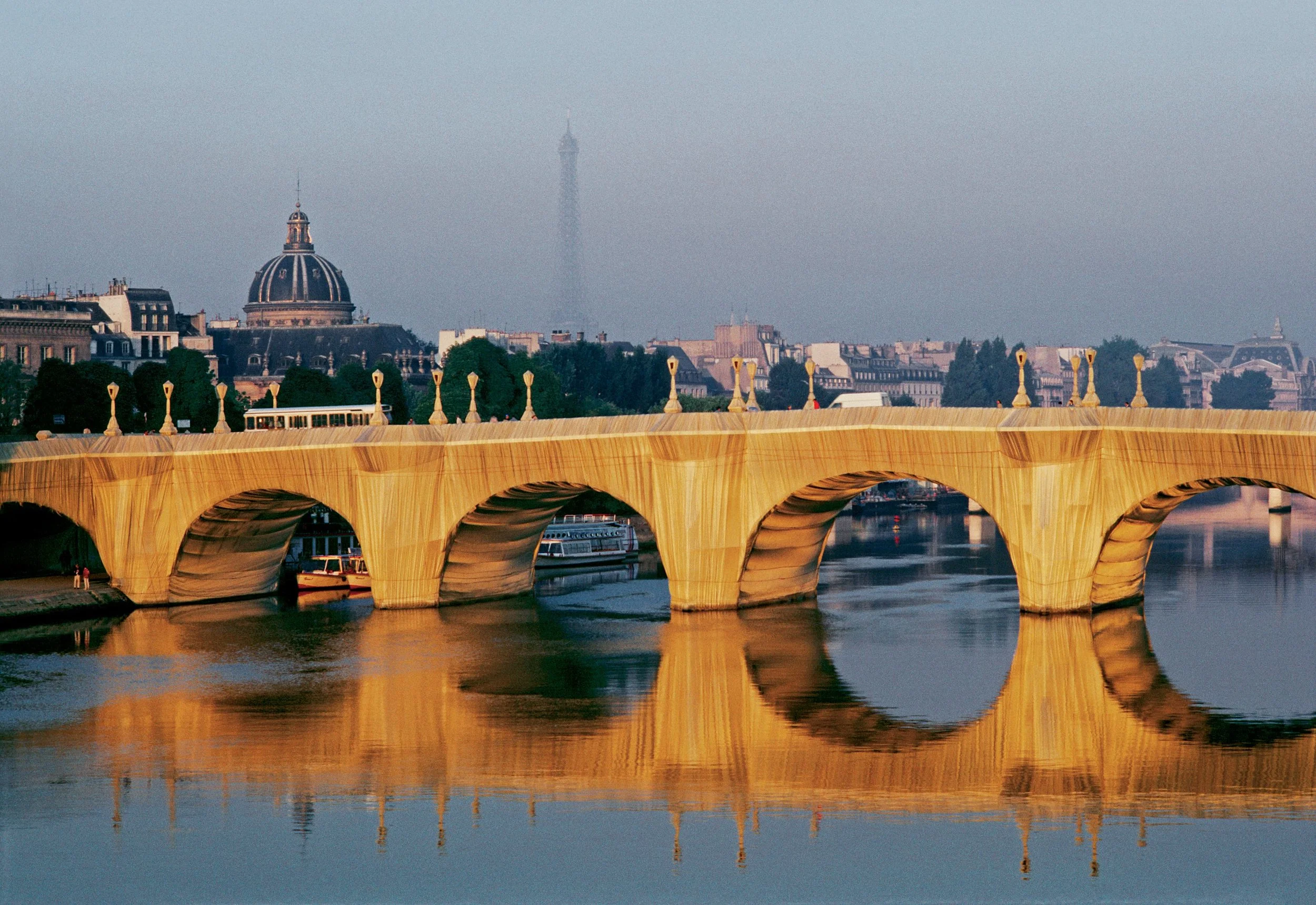 Christo and Jeanne-Claude, The Pont Neuf Wrapped, Paris, 1975-85, Photo: Wolfgang Volz © 1985 Christo and Jeanne-Claude Foundation