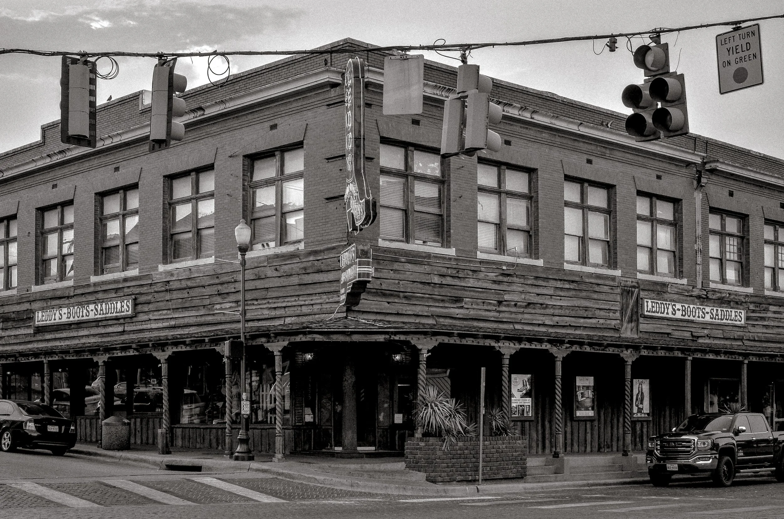 Retail frontage in Fort Worth’s Stockyards district. Fort Worth, Texas, USA. 10 August 2023.