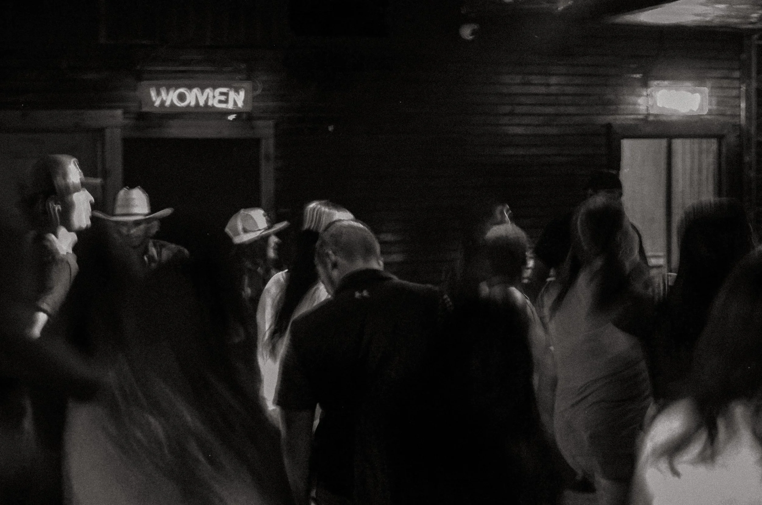 People move through a crowded dance floor. Fort Worth, Texas, USA. 10 August 2023.