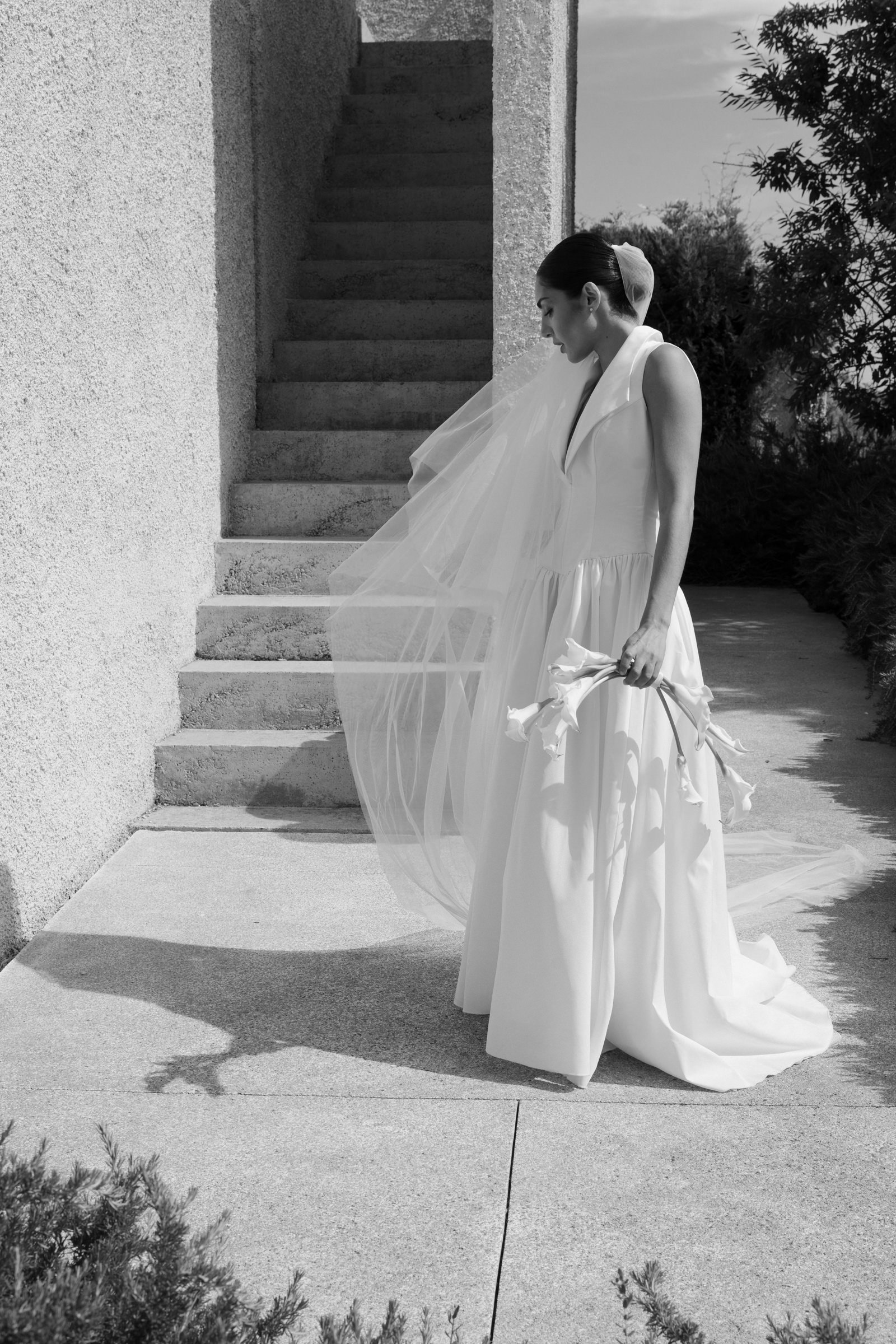 mallorca-bride-collar-dress-veil.jpg