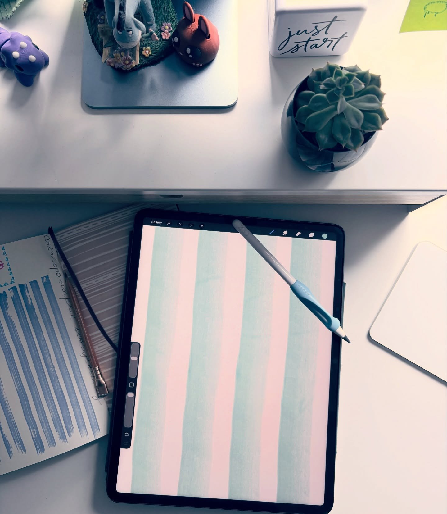 The power💥 of simple is on my mind for the next month 💪🏻 thanks Erin 🥰 @spoonflower @powersellersacademy
#blenderbonanza26 #blenderpatterns #stripes #handpaintedstripes #beachhousedecor