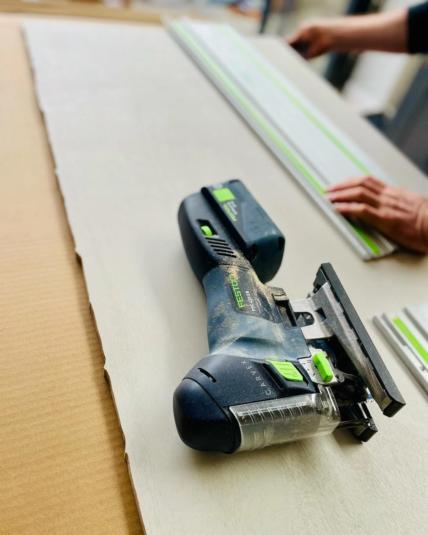 Attention to detail is at the heart of our work, ensuring every piece reaches its full potential. ✨

Fitting these 2-meter end panels to an exposed brick wall required careful scribing and cutting, allowing each panel to seamlessly follow the unique 