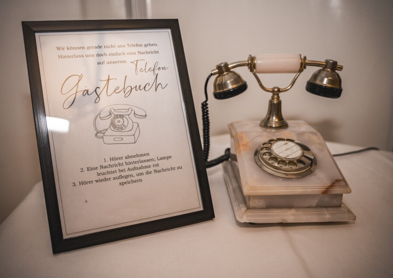 Ein umgebautes Telefon als digitales Gästebuch