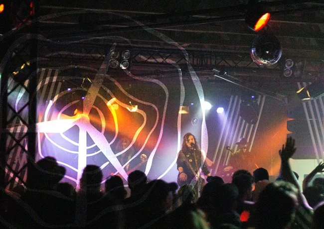 Scheppern auf Brettern